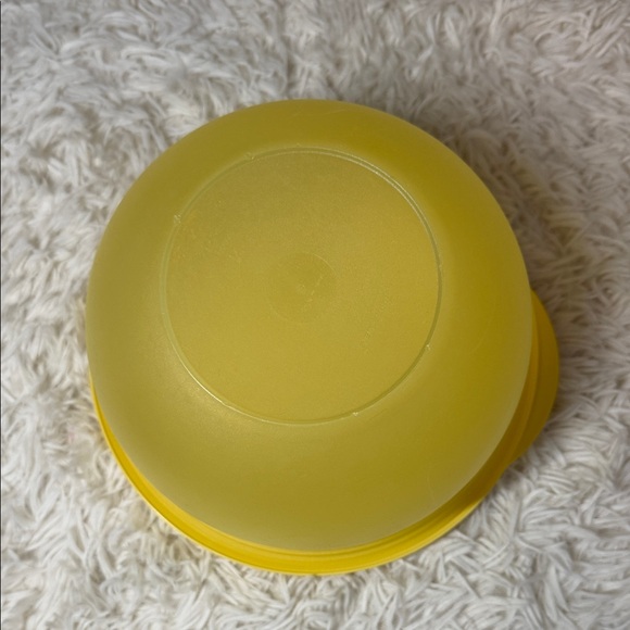 Tupperware Yellow Kitchen Storage Bowl with Lid - Picture 4 of 4